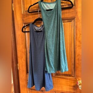 Lot of 2 Mountain Hardwear active racerback printed tanks. Large